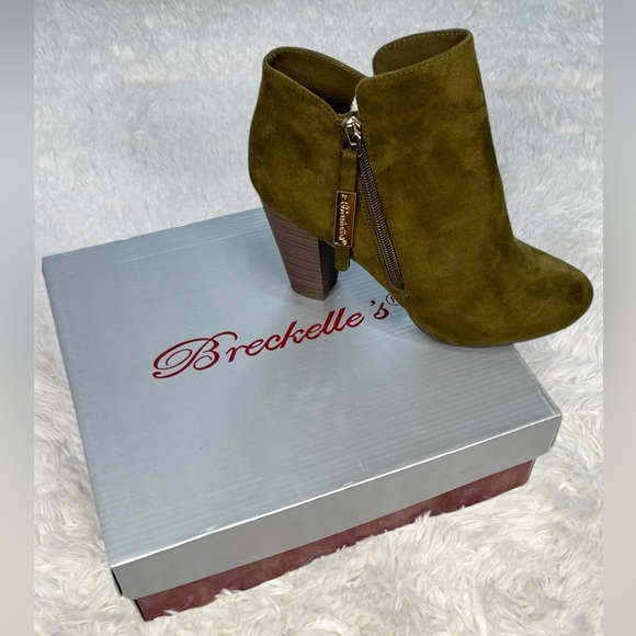 Breckelle's | Gina Suede Booties | NIB! - Picture 1 of 6